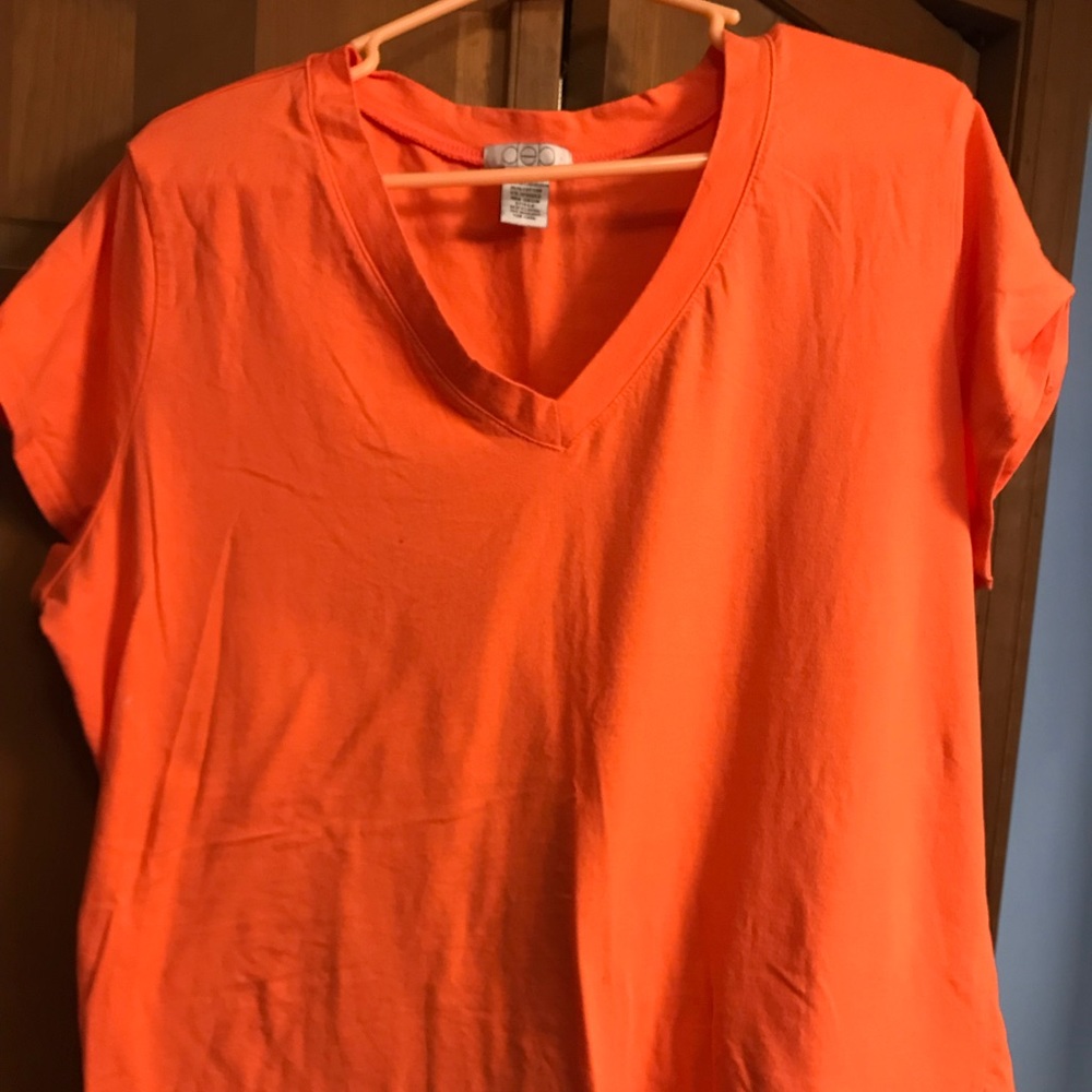 Orange tee